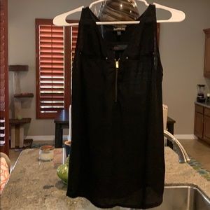 Black front zip top!